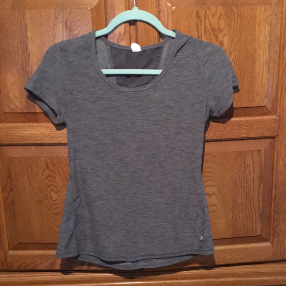 Old Navy Active Mesh V-Back Bundle - Picture 3 of 7